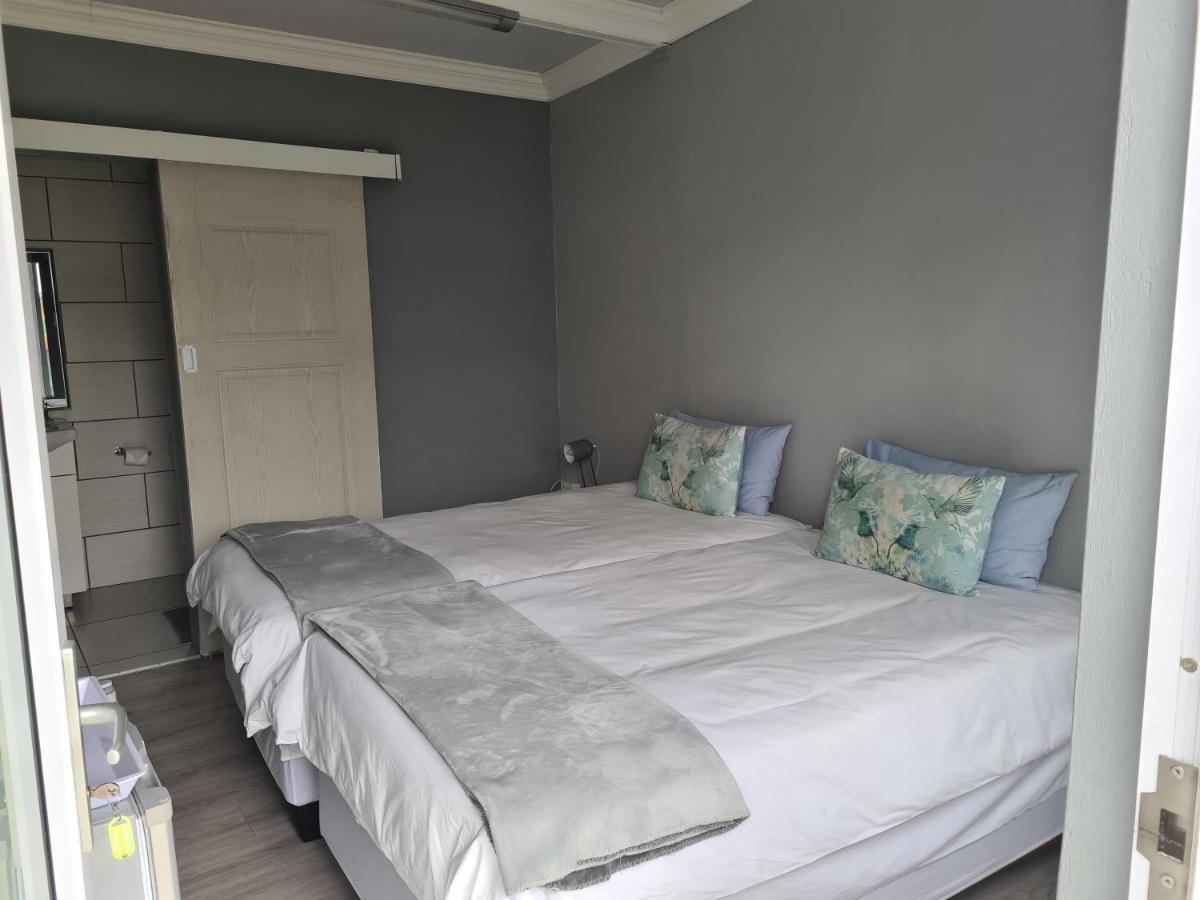 Berry Lane Guesthouse Kroonstad Ngoại thất bức ảnh