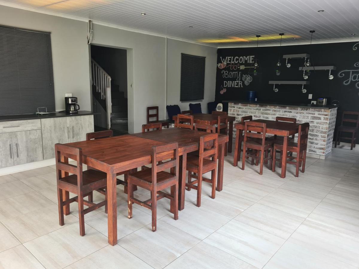 Berry Lane Guesthouse Kroonstad Ngoại thất bức ảnh