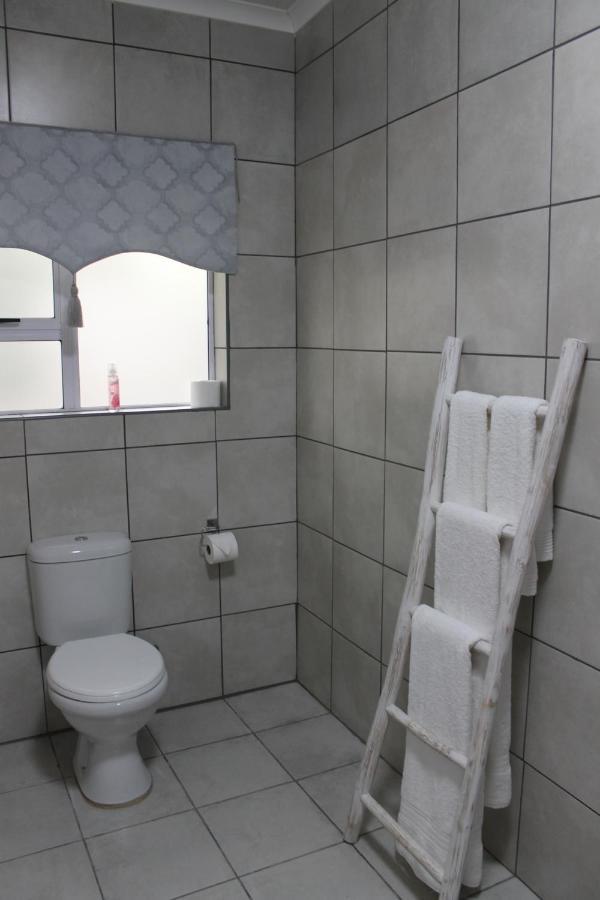 Berry Lane Guesthouse Kroonstad Ngoại thất bức ảnh