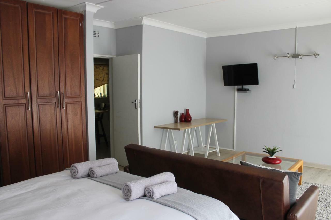 Berry Lane Guesthouse Kroonstad Ngoại thất bức ảnh