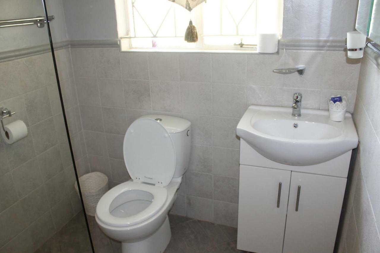 Berry Lane Guesthouse Kroonstad Ngoại thất bức ảnh